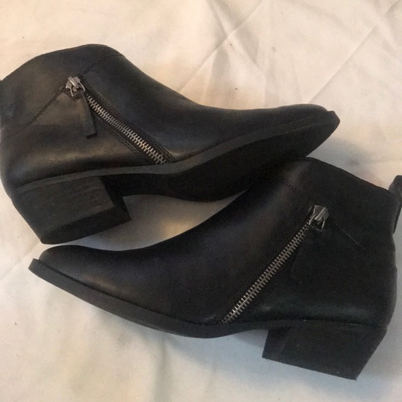 Nine West Black Booties NWOT - Picture 3 of 10